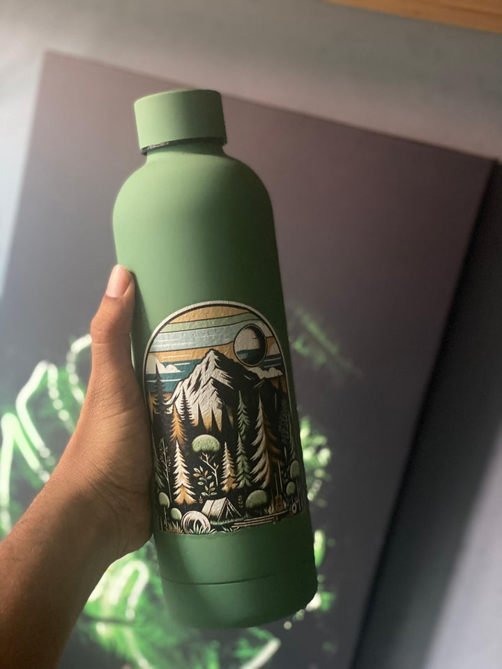 Wilderness Wanderlust Vacuum Insulated 750ml Bottle - Mugshotlk